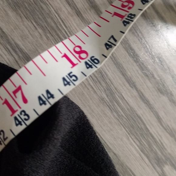 Beautiful dress by Lark &Ro⭐🌸🍀 - Picture 9 of 15